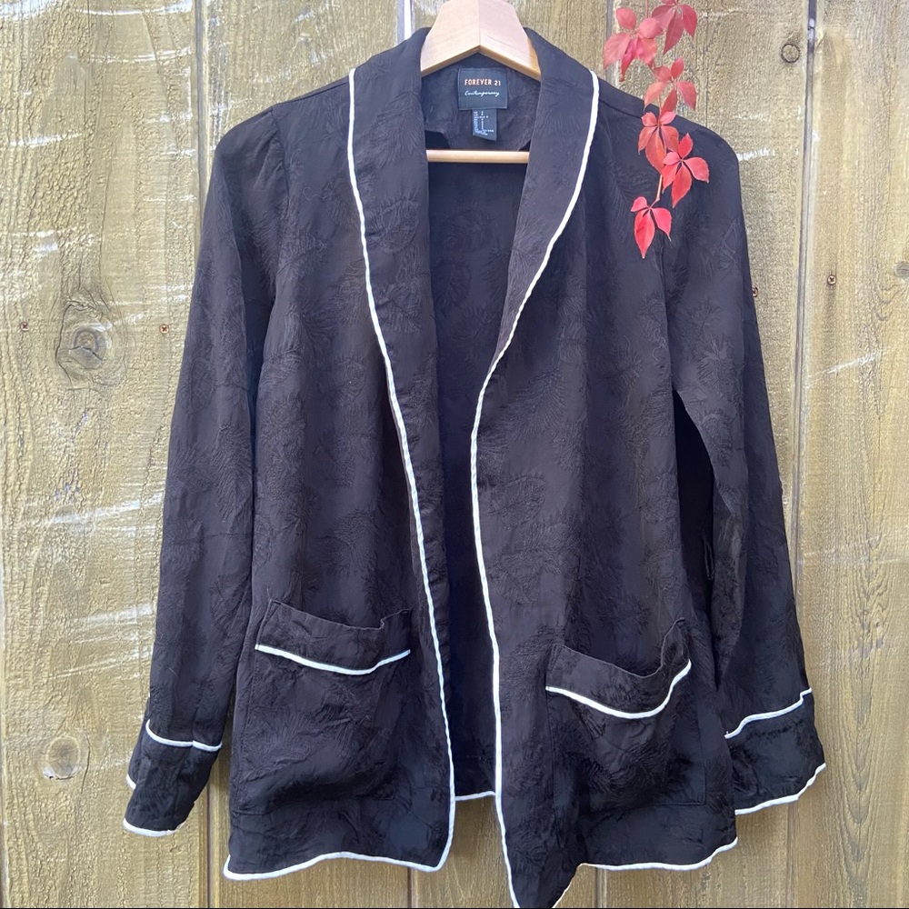 Vintage Black and White Botanical Jacquard Blazer 🌿